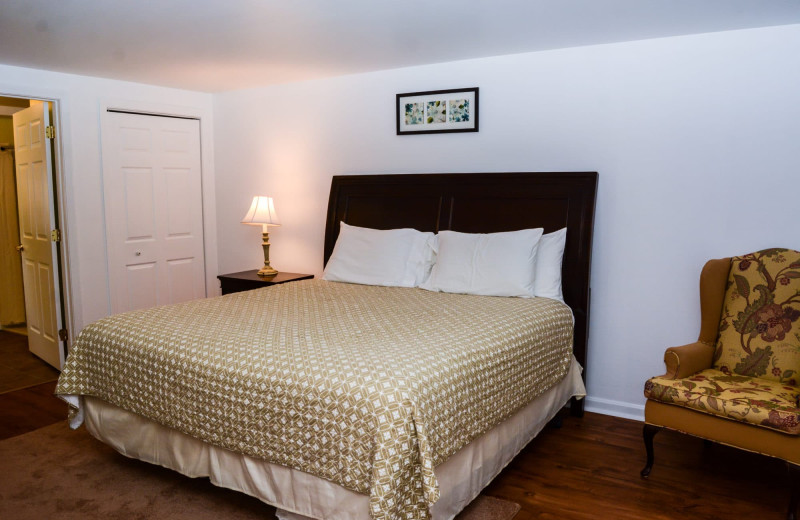 Guest room at The Lodge at Kennebunk.