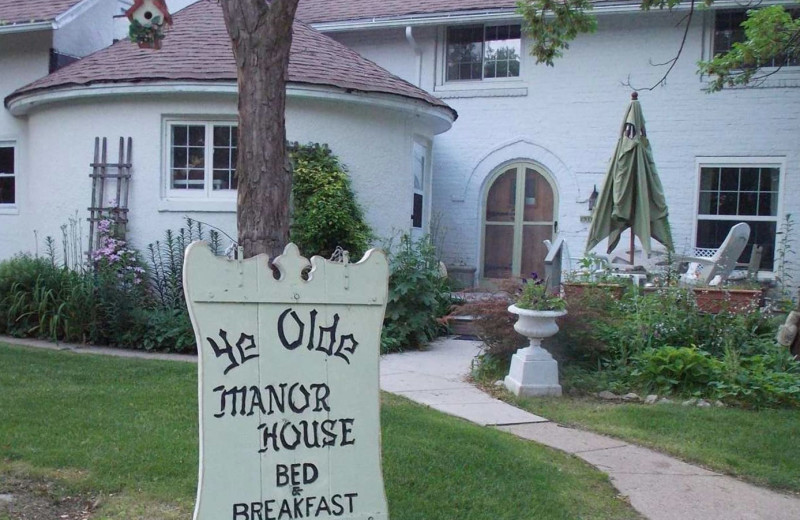 Exterior view of Ye Olde Manor House.