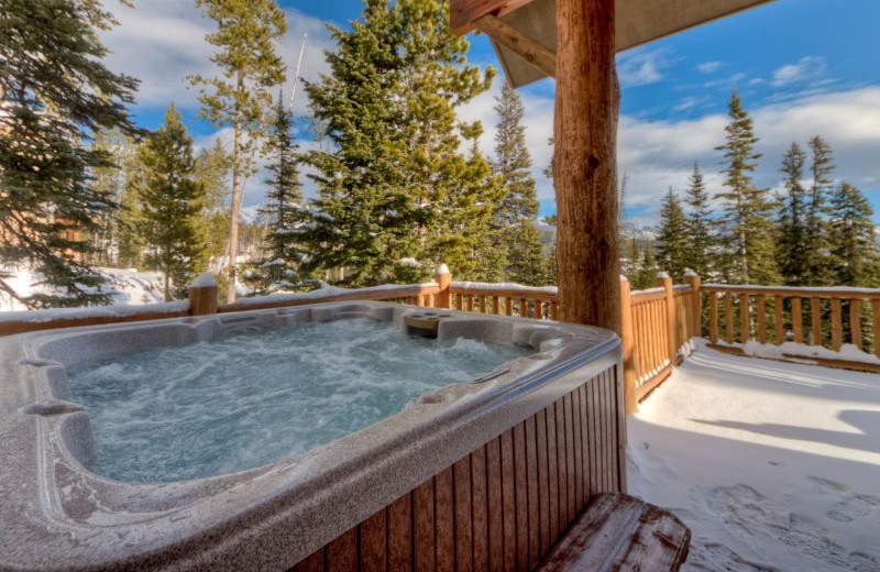 Rental hot tub at Moonlight Rentals in Big Sky.
