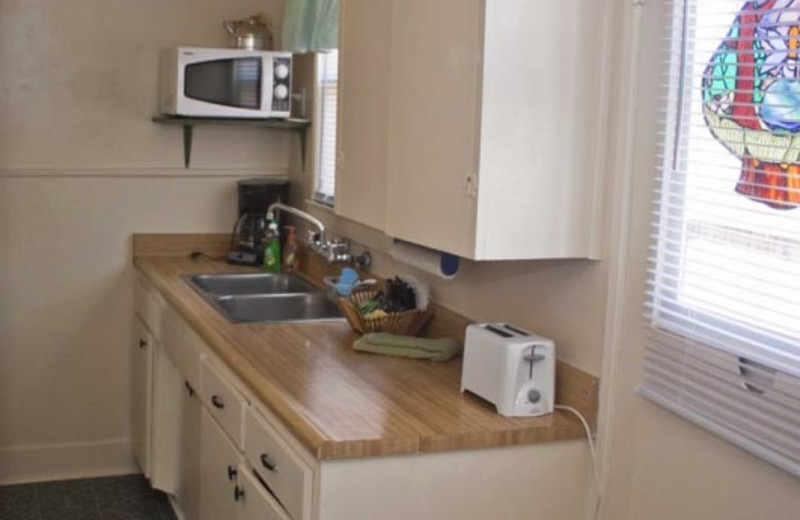 Cottage kitchenette at Blue Horizon Lodge.