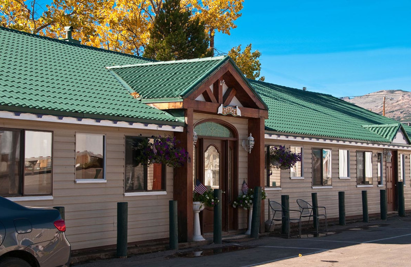 Exterior view of Dancing Bears Inn.