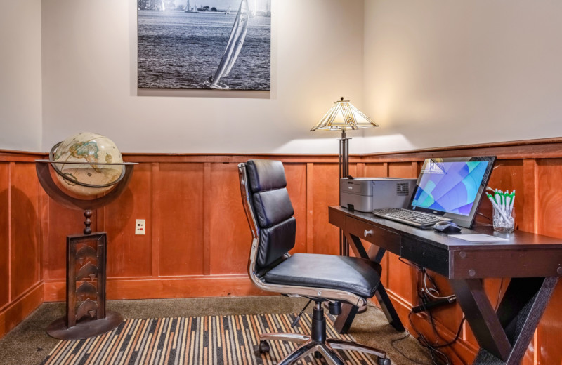 Business center at The INN at Gig Harbor.