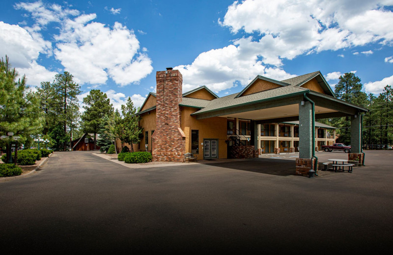 Exterior view of Quality Inn Pinetop Lakeside.