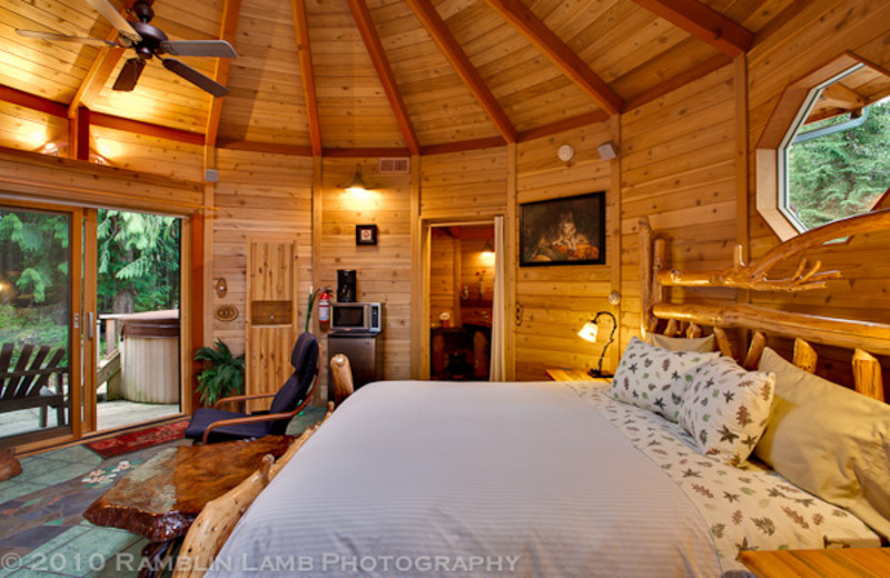 Cabin bedroom at Stormking Spa and Cabins.