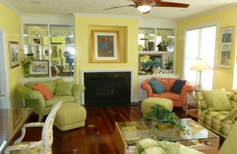 Vacation rental living room at Myrtle Beach Vacation Rentals.