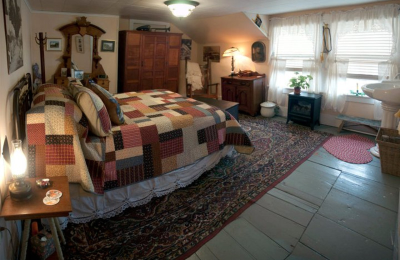 Guest bedroom at Inn at the Ridge.