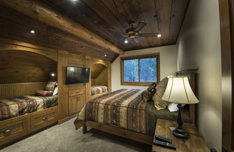 Rental bedroom at The Redwoods In Yosemite.