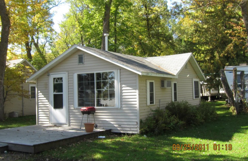 Cabin exterior at Wil-O-Wood Resort.