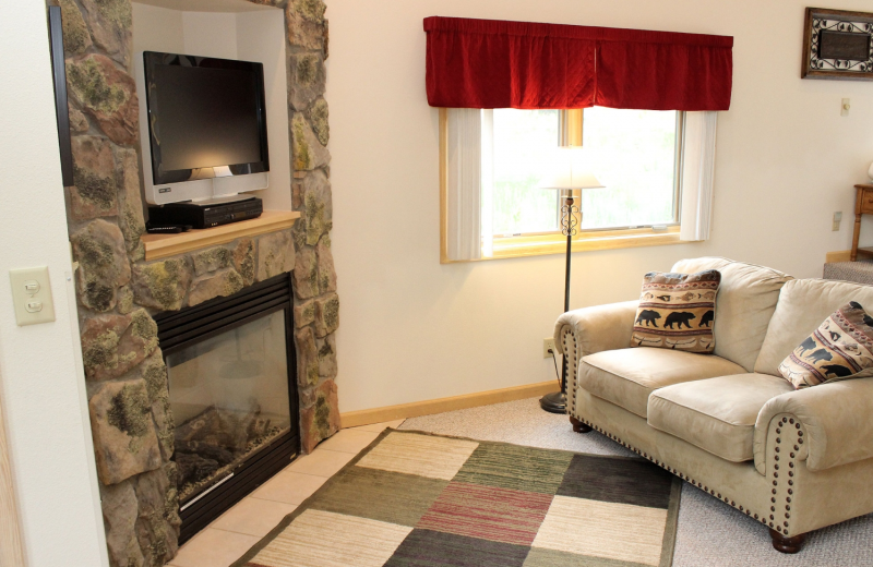 Suite fireplace living room at Sunnyside Knoll Resort.