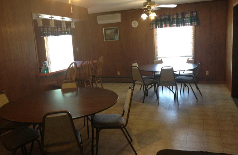 Cabin dining room at Weslake Resort. 