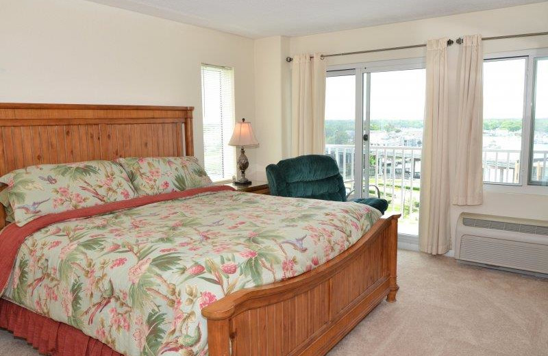 Rental bedroom at Dolphin Run Condominium Association. Inc.