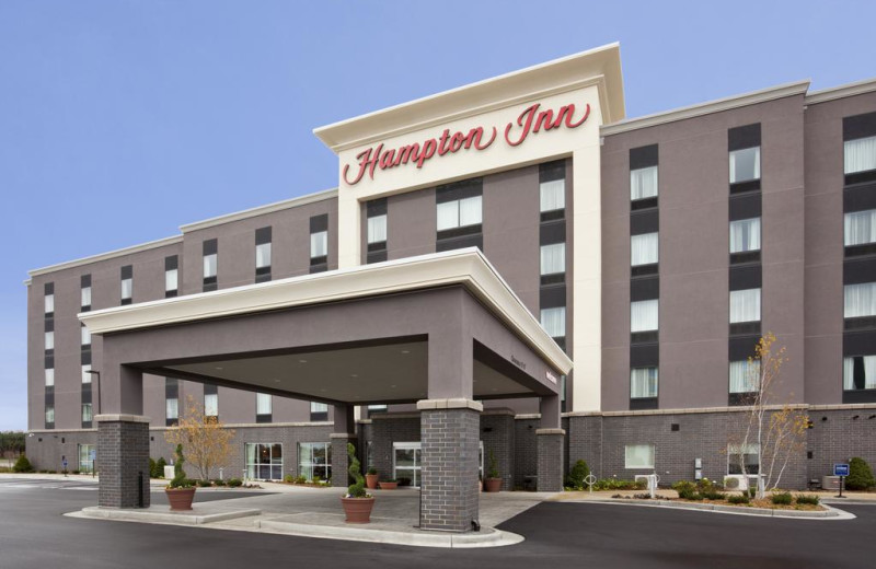 Exterior view of Hampton Inn Minneapolis Bloomington West.