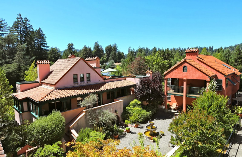 Exterior view of Applewood Inn, Restaurant and Spa.