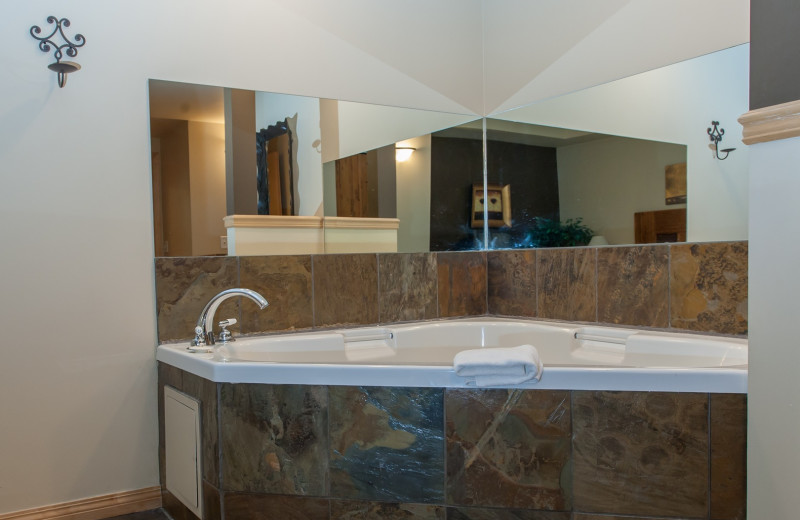 Guest bathroom at Paradise Resort Club.