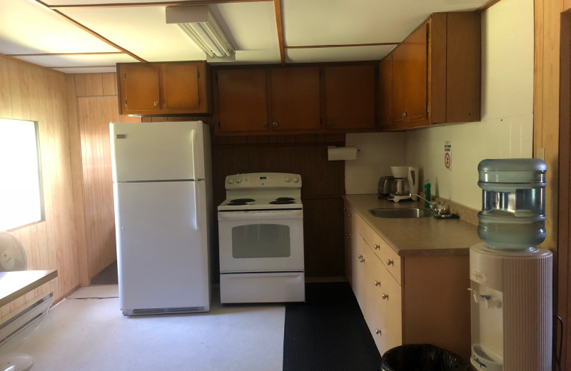 Cabin kitchen at Dogtooth Lake Resort.