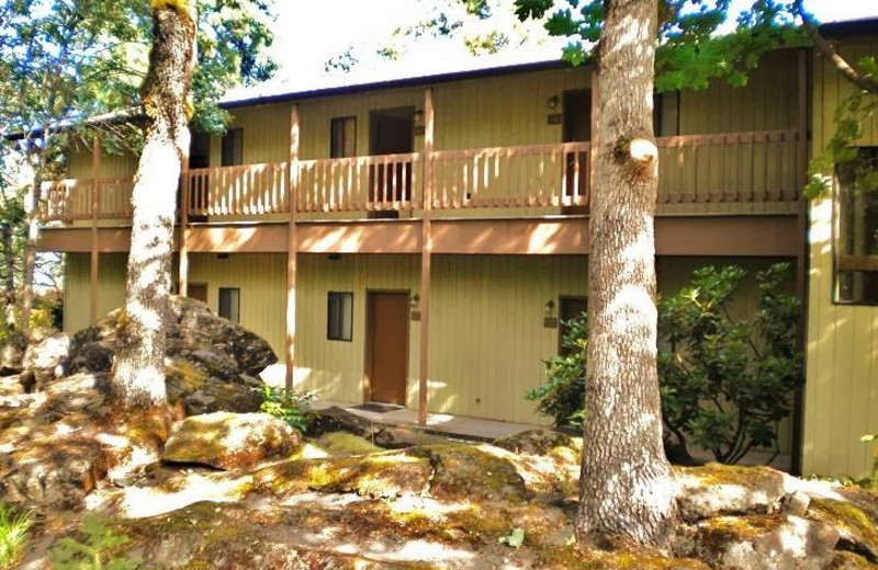 Exterior view of Vagabond Lodge.
