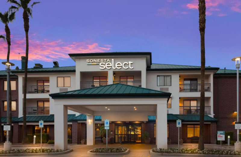 Exterior view of Sonesta Select Tempe Downtown.