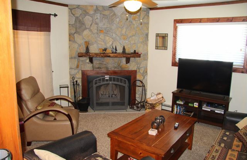 Guest bedroom at Pinnacle Inn Resort.