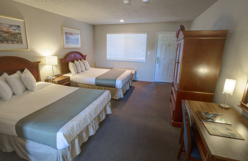 Guest room at Chablis Inn Napa Valley.