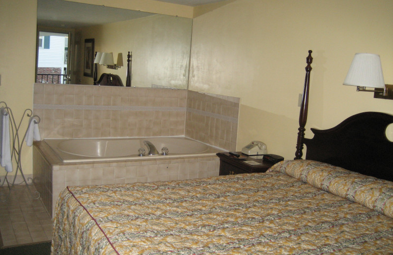 Jacuzzi guest room at Tidewater Inn.