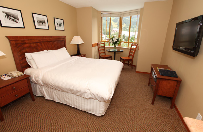 Guest bedroom at Whistler Cascade Lodge.