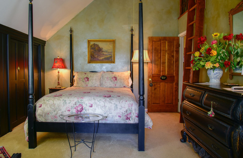 Guest room at Orchard Hill Farm.