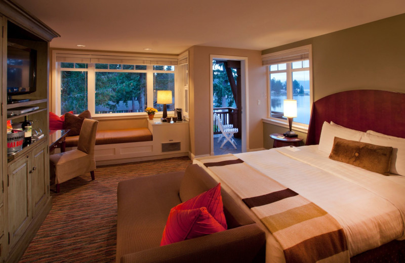 Guest room at Alderbrook Resort and Spa.