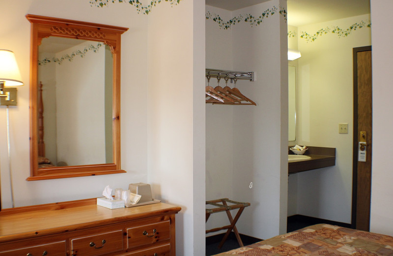 Guest room at Rowleys Bay Resort.