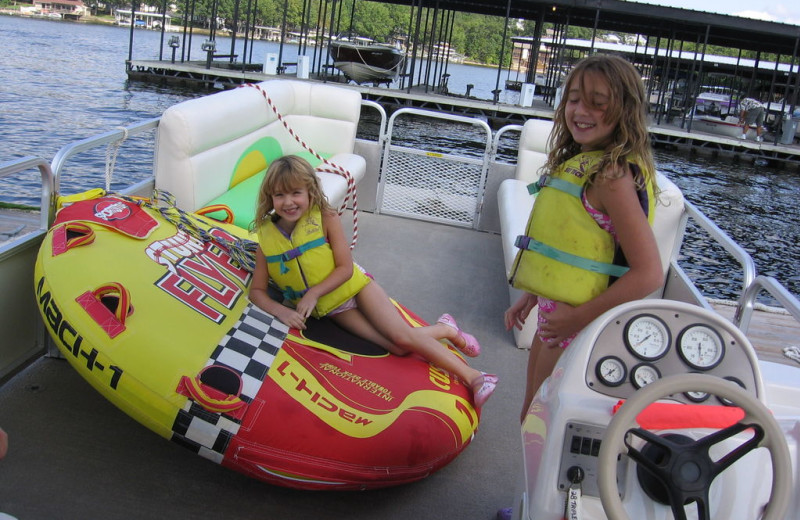 Kids on pontoon at Alhonna Resort.