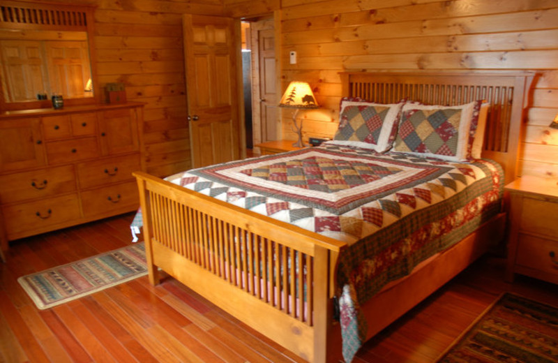 Cabin bedroom at Cabins at Lopstick.