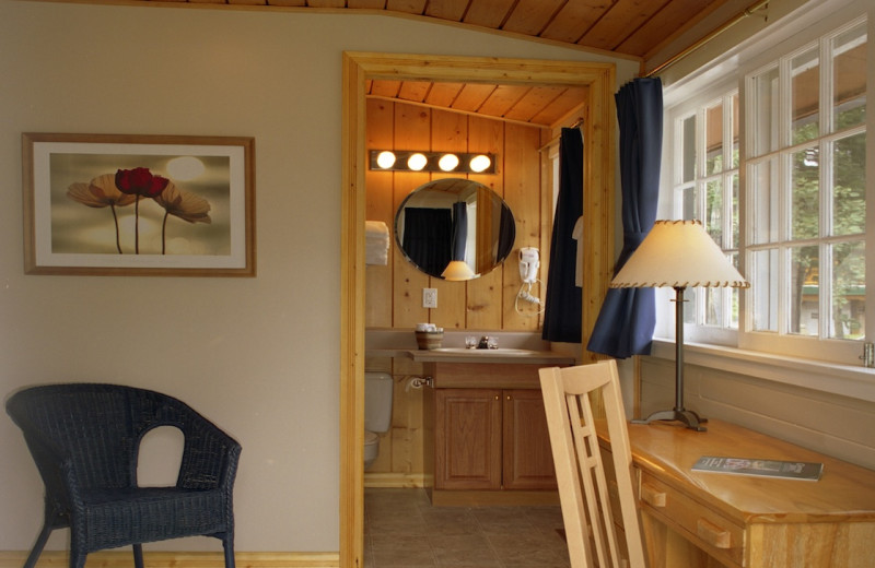 Guest room at Overlander Mountain Lodge.