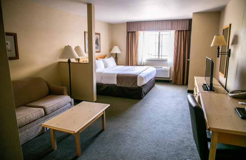 Guest room at Thumper Pond Golf Course & Resort.