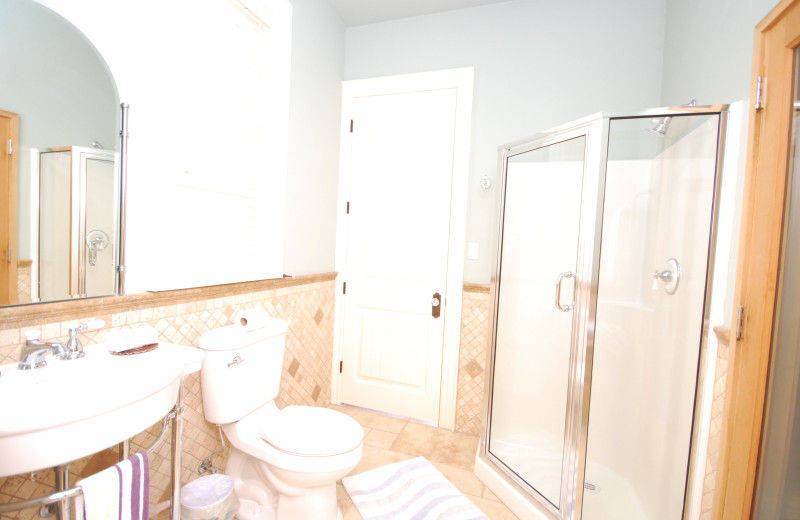 Guest bathroom at Admiral's Beach Retreat.