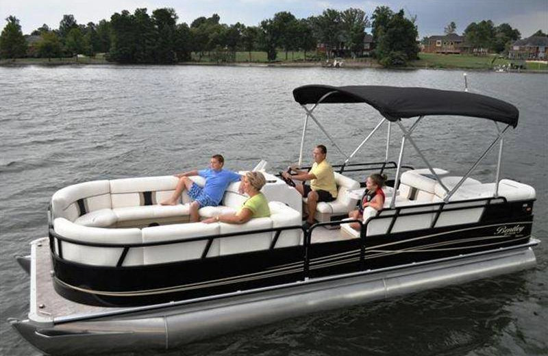 Boating at Your Lake Vacation/Al Elam Property Management.