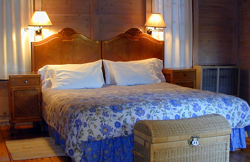 Guest room at Holly Tree Inn & Cottages.