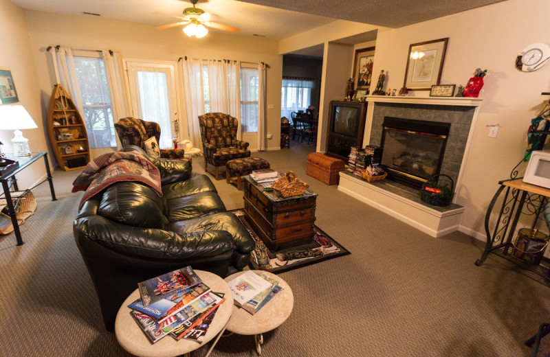 Living room at The Inn at Harbour Ridge Bed and Breakfast.