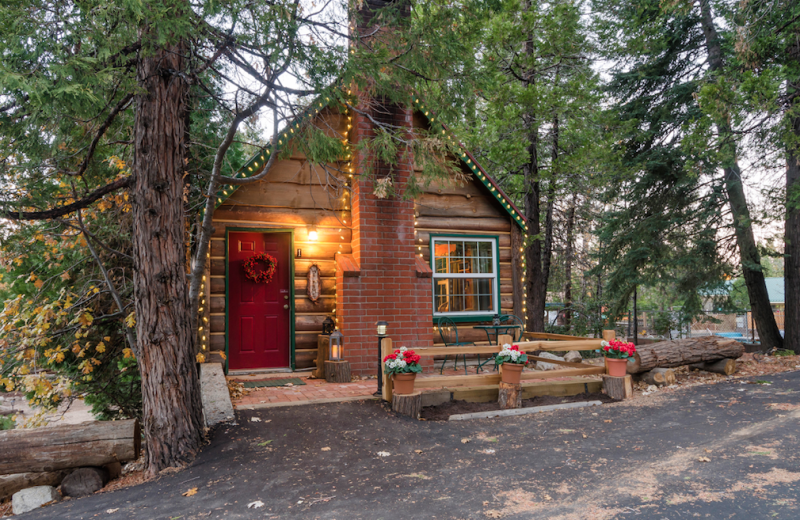 Cabin exterior at Arrowhead Pine Rose Cabins.