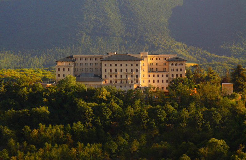 Exterior view of Grand Hotel Palazzo della Fonte.