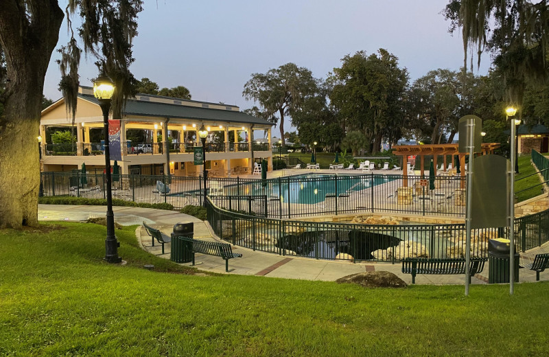 Outdoor pool at River Park Inn Bed 