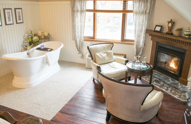 Guest room at Georgetown Inn.