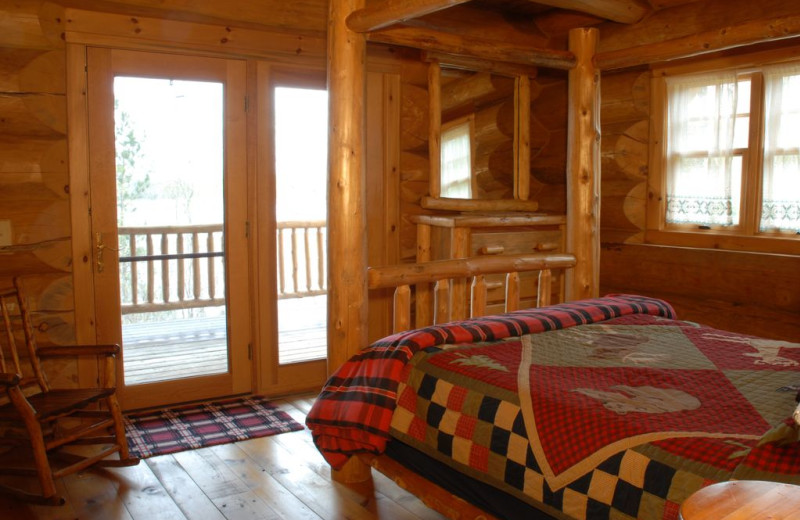 Cabin bedroom at Buckhorn on Caribou.