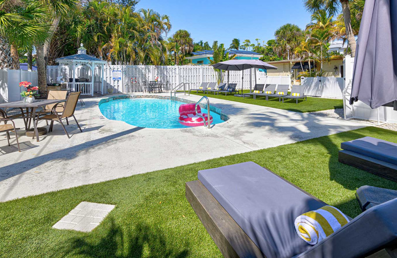 Rental pool at Siesta Key Suites.