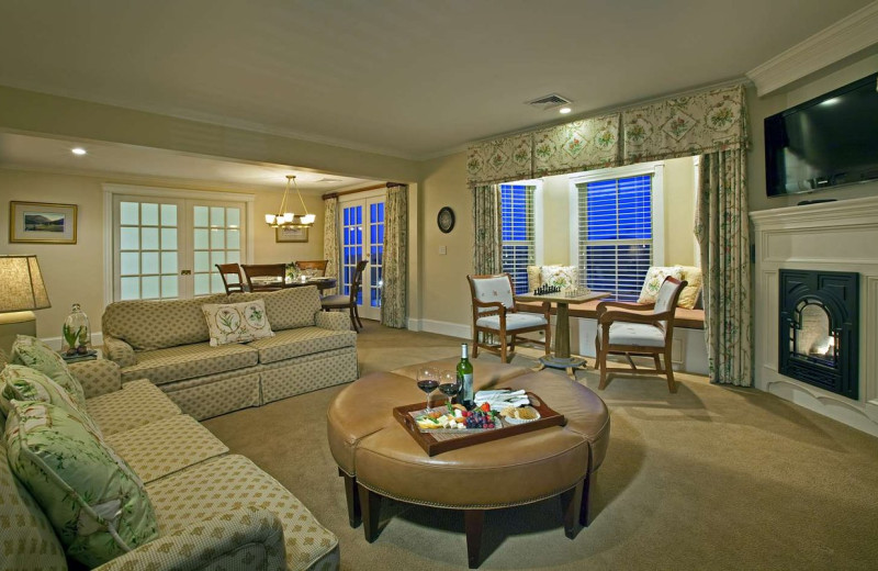 Guest room at Mountain View Grand Resort & Spa.