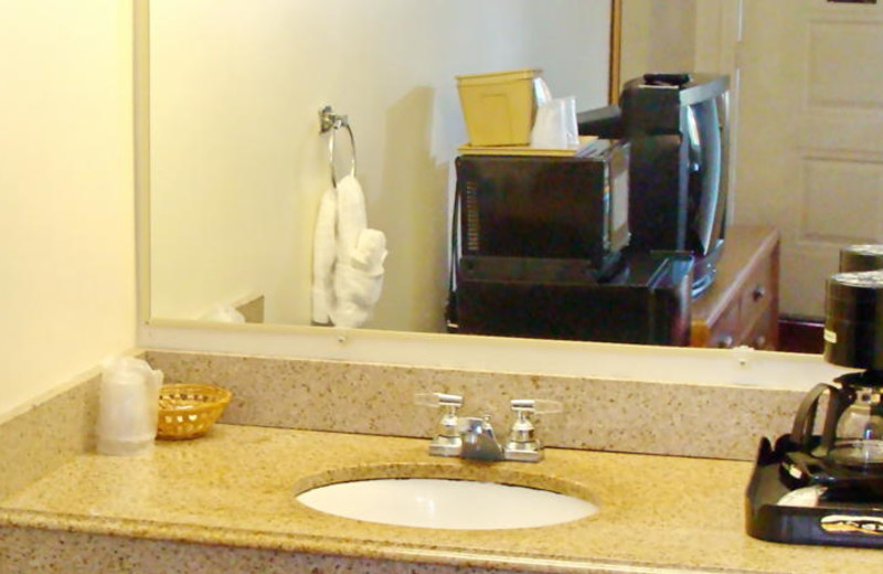 Guest bathroom at Flagship Inn & Suites.