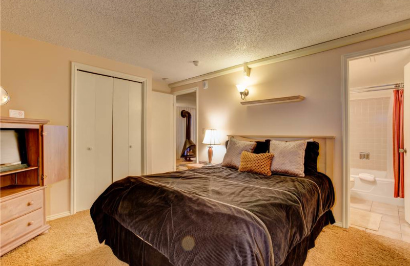 Rental bedroom at Alpine Ski Properties.