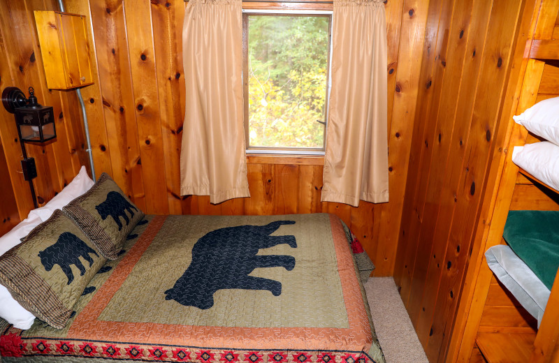 Cabin bedroom at Timber Bay Lodge & Houseboats.