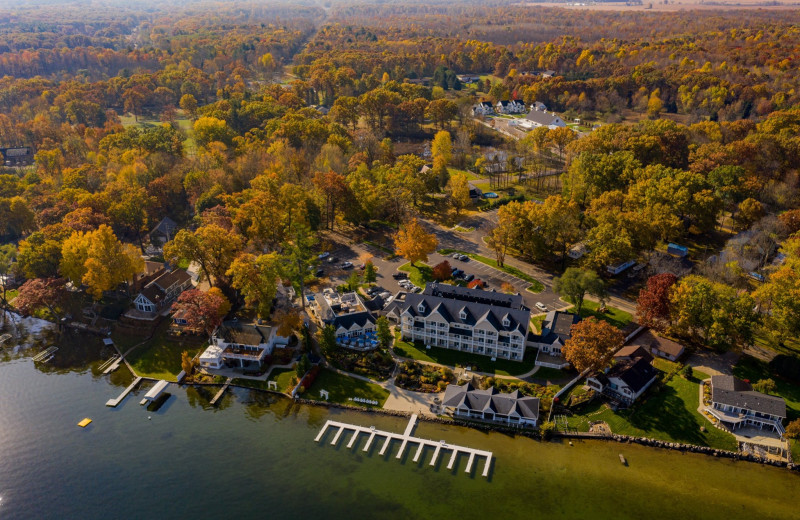 Aerial view of Bay Pointe Inn Lakefront Resort.