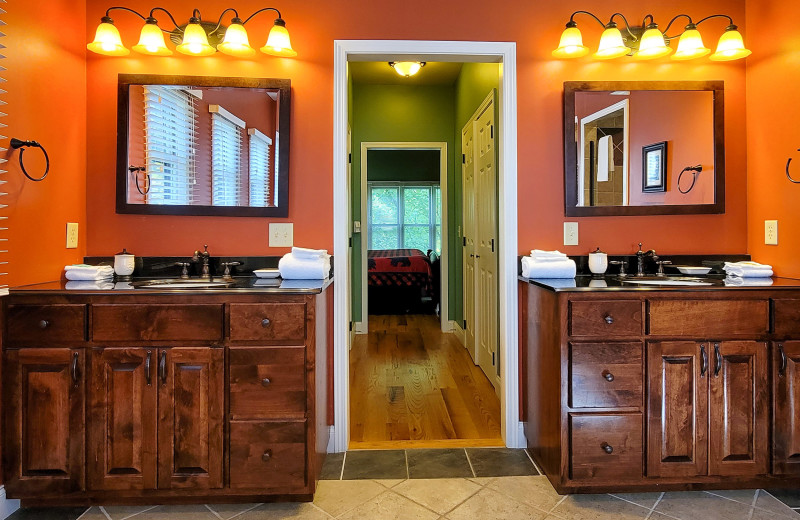 Bathroom at American Patriot Getaways - Checkered Bear Lodge.