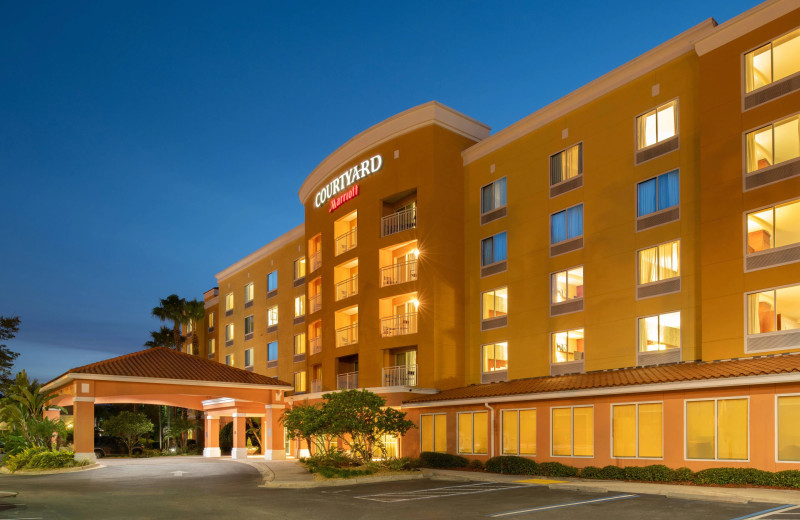 Exterior view of Courtyard by Marriott Jacksonville Orange Park.