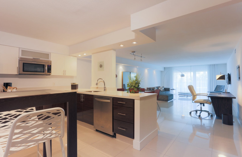 Guest room at Bal Harbour Quarzo Luxury Boutique Hotel.